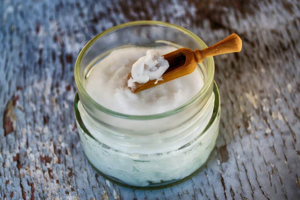 L&rsquo;huile de coco sur la peau : bonne ou mauvaise idée ?